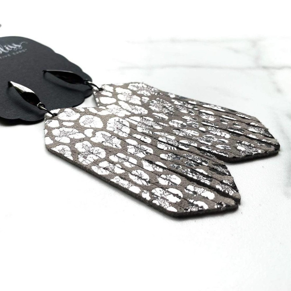 NWT!  Genuine Leather Gunmetal Cheetah earrings - Picture 3 of 4